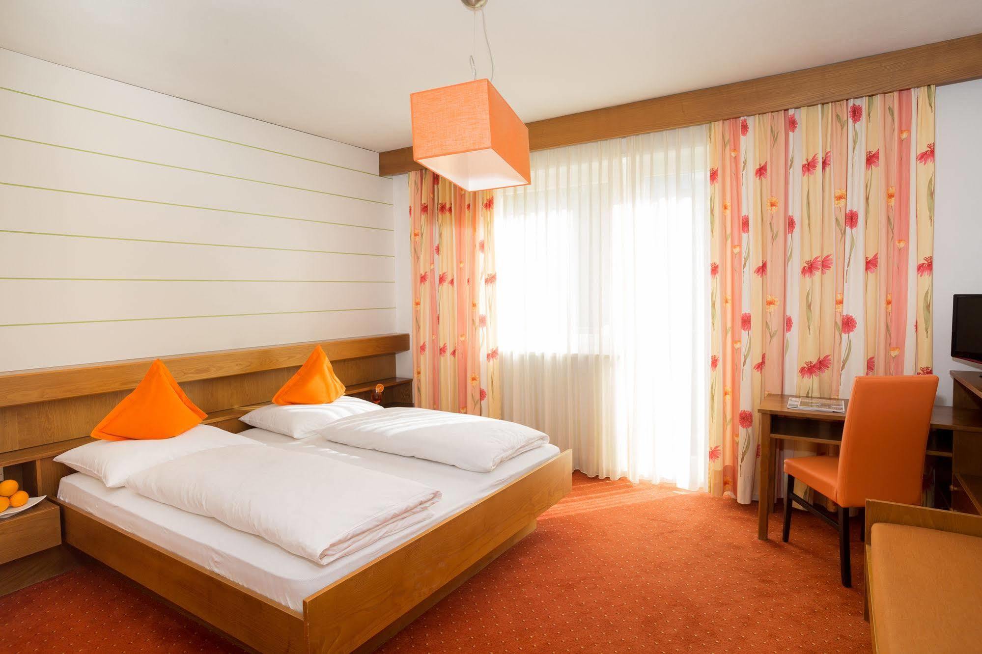 Hotel Gruberhof ميرانو المظهر الخارجي الصورة